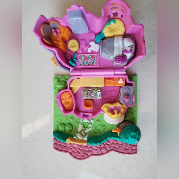 Vintage Polly Pocket 1994 Bluebird Rabbit House Playset - Picture 2 of 7